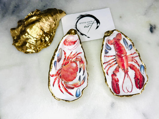 Oyster Dishes hand crafted with Crab and Lobster Designs, Shell with gold finish, oyster shellfish shell jewellery dish, UK Natural Oyster Red and gold trinket tray, shell oyster dish, trinket tray shell, oyster shell jewellery bowl, golden trinket dish, decoupaged earring dish, oyster dish with crabs, oyster dish with lobsters, shell art trinket, host gift, shell key bowl, sea life shell gift, coastal shell gift, red white host gift, red shell ornament, decoupage oyster ring dish