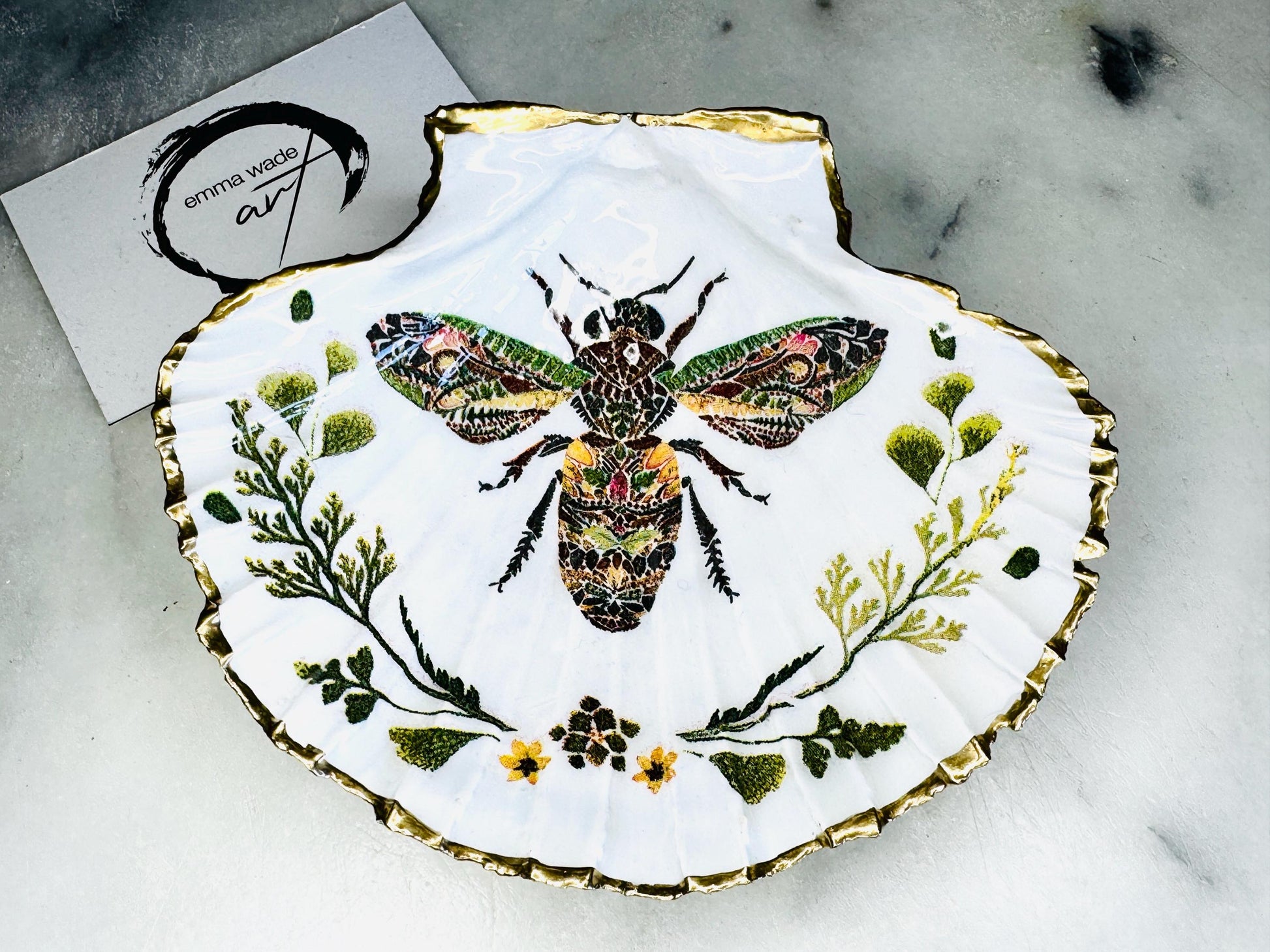 Bee Botanical Fern Shell Gift, Trinket scallop Shell dish gold finish, gold leaf trinket tray, shell scallop dish, Bee Nature lover shell bowl, decorative oyster shells, Fern Green Design key bowl, green and gold shell dish, Bee ring dish, golden trinket dish, bride shell dish, shell jewellery bowl, decoupaged earrings dish, shell art trinket, Fern shell gift, Gold shell trinket holder, painted shell with gold, shell jewellery dish, Emma Wade art, Proposal Ring Tray, Painted Key Bowl,