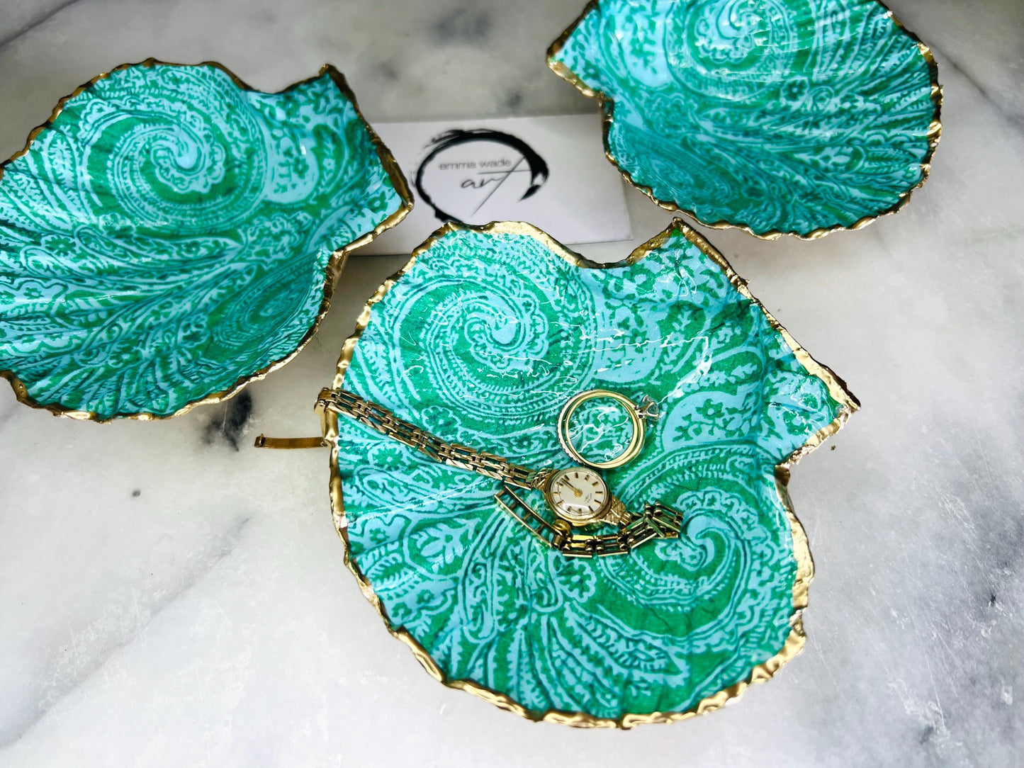 Green Paisley shell dish, aqua and White Fish Trinket dishes gold finish, gold leaf trinket tray, shell scallop dish, fish design shell trinket tray, decorative scallop shells, paisley key bowl, green and gold leaf dishes, fish ring dish, golden trinket dish, bride oyster dish, shell jewellery bowl, decoupaged earrings dish, shell art trinket, art dish, Gold shell trinket, painted shell with gold, shell jewellery dish, coastal ring holder, Proposal Ring Tray, Painted Key Bowl, coastal host gift