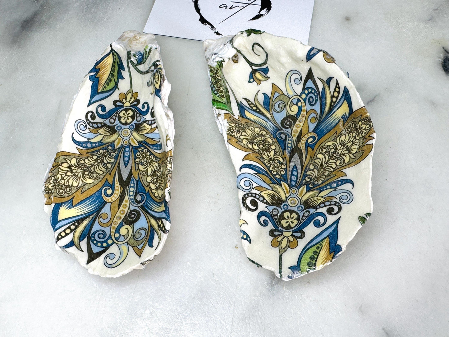 Pair of Green Blue Cream Baroque Gold Gilded Oyster salt Dishes, Seashell salt dish, shell salt, oyster salt tray, salt and pepper shell, salt shell cruet set, oyster shell salt and pepper, sea shell salt, Baroque oyster shell salt, seashell salt holder, oyster shell sugar dish, cow salt pot, oyster salt dish, oyster pinch bowl, salt crystal bowl, oyster salt cellar, oyster salt and pepper holders, salt and pepper dish set, Host Gift, Dining Decor, Contemporary pinch pots,  Coastal Host Gift
