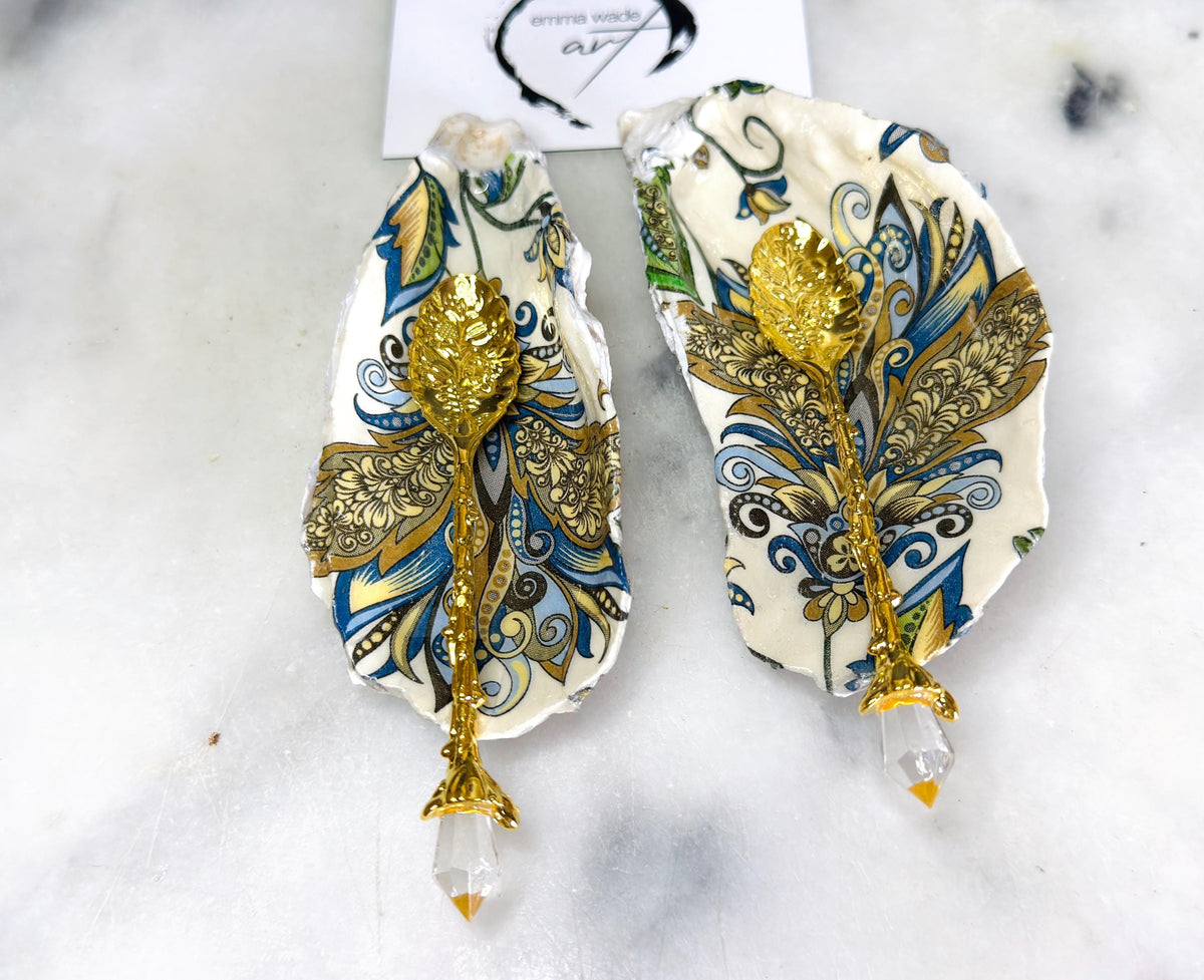 Pair of Green Blue Cream Baroque Gold Gilded Oyster salt Dishes, Seashell salt dish, shell salt, oyster salt tray, salt and pepper shell, salt shell cruet set, oyster shell salt and pepper, sea shell salt, Baroque oyster shell salt, seashell salt holder, oyster shell sugar dish, cow salt pot, oyster salt dish, oyster pinch bowl, salt crystal bowl, oyster salt cellar, oyster salt and pepper holders, salt and pepper dish set, Host Gift, Dining Decor, Contemporary pinch pots,  Coastal Host Gift
