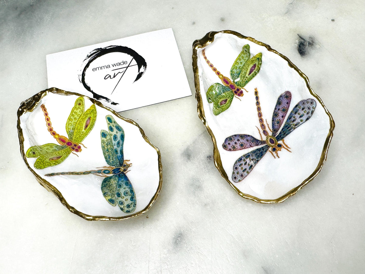 Pair of green blue dragonfly Gold Gilded Oyster salt Dishes, Seashell salt dish, oyster salt tray, salt and pepper shell box, shell cruet set, sea shell salt, dragonfly oyster shell salt, seashell salt holder, oyster shell sugar dish, cow salt pot, gold gilded cruet set, oyster pinch bowl, salt crystal bowl, oyster salt cellar, oyster salt and pepper holders, salt and pepper dish set, Host Gift, Dining Decor, white And blue Contemporary pinch pots, dragonfly Shell Gift, Coastal Host Gift