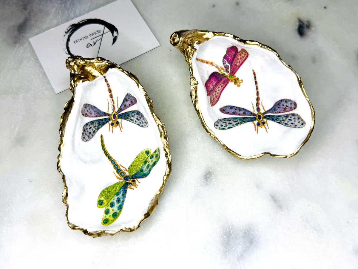 Pair of green blue dragonfly Gold Gilded Oyster salt Dishes, Seashell salt dish, oyster salt tray, salt and pepper shell box, shell cruet set, sea shell salt, dragonfly oyster shell salt, seashell salt holder, oyster shell sugar dish, cow salt pot, gold gilded cruet set, oyster pinch bowl, salt crystal bowl, oyster salt cellar, oyster salt and pepper holders, salt and pepper dish set, Host Gift, Dining Decor, white And blue Contemporary pinch pots, dragonfly Shell Gift, Coastal Host Gift