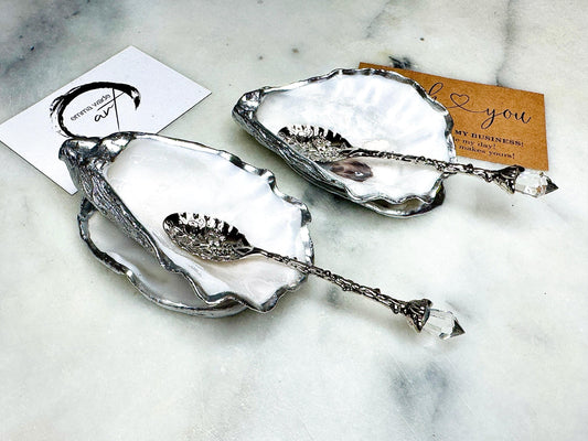 gift for her, dining decor, silver handmade dish, silver shell dishes, salt dishes, salt and pepper pots, spice pots, coastal gifts, home decor, wedding favours, bridesmaid gift, pearl anniversary, shell decor, decorative accessories, EmmaWadeART, coastal decor, silver oyster tray, silver leaf oyster, oyster dishes, pearl oyster gift, kitchen decor, oyster pinch pots, gift for mum, handmade shell dishes, oyster serving dishes, silver leaf oyster, oyster art, gift for him, chefs gift, table decor