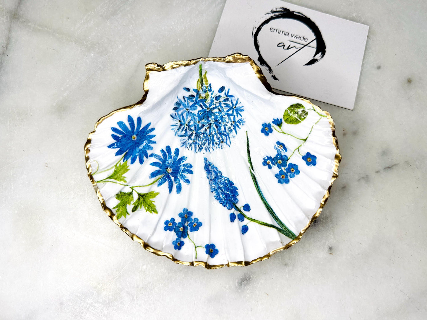 blue spring floral scallop shell trinket dish, Dorset shell jewellery holder, bluebell blue flower Dish, coastal gift, hand gilded gold leaf shell dish, resin sealed jewellery dish, handmade scallop shell ring holder, floral vanity tray, botanical bathroom decor, shell salt and pepper pinch pot, cufflink dish, tie pin dish, summer wedding gift, eco friendly shell ornament, coastal handmade home decor, unique shell keepsake, garden inspired shell art, blue hydrangea dish
