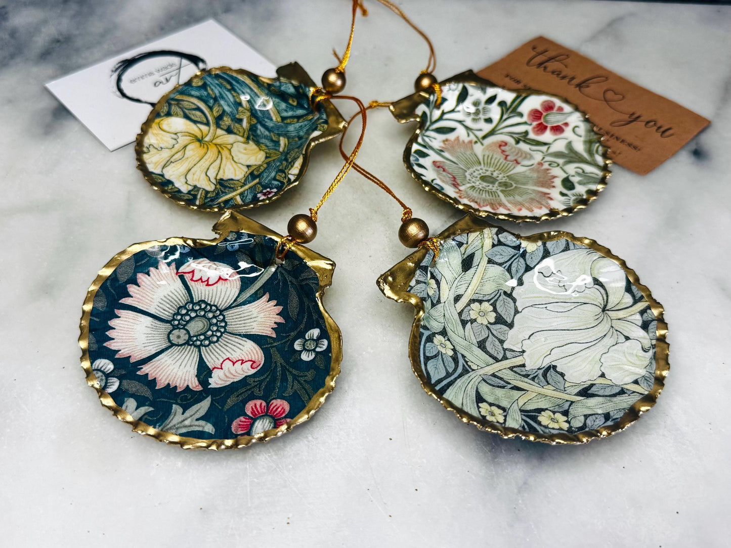 William Morris scallop shell ornaments sold individually or as set of 4, handmade Dorset shells with gold leaf gilded rims and backs, glossy resin interiors, Compton and Pimpernel floral designs, coastal hanging decorations with gold string, sustainable handmade gift, coastal home decor, Christmas ornament or unique shell gift