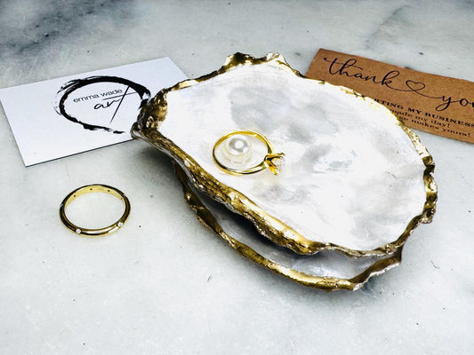 Shell Decor, ocean decor, proposal ring box, ring box, pearl box, gift for her, keepsake box, wedding gift, ring bearer box, Engagement ring box, oyster jewellery box, oyster ring box, pearl anniversary gift, Shell Jewellerybox, EmmaWadeART, oyster ring bear box, oyster ring tray, shell jewelry box, pearl ring box, real pearl ring box, wedding ring tray, wedding ring box, engagement ring box, oyster proposal ring box, ocean wedding, gold gilded shell box, oyster trinket box, oyster trinket tray