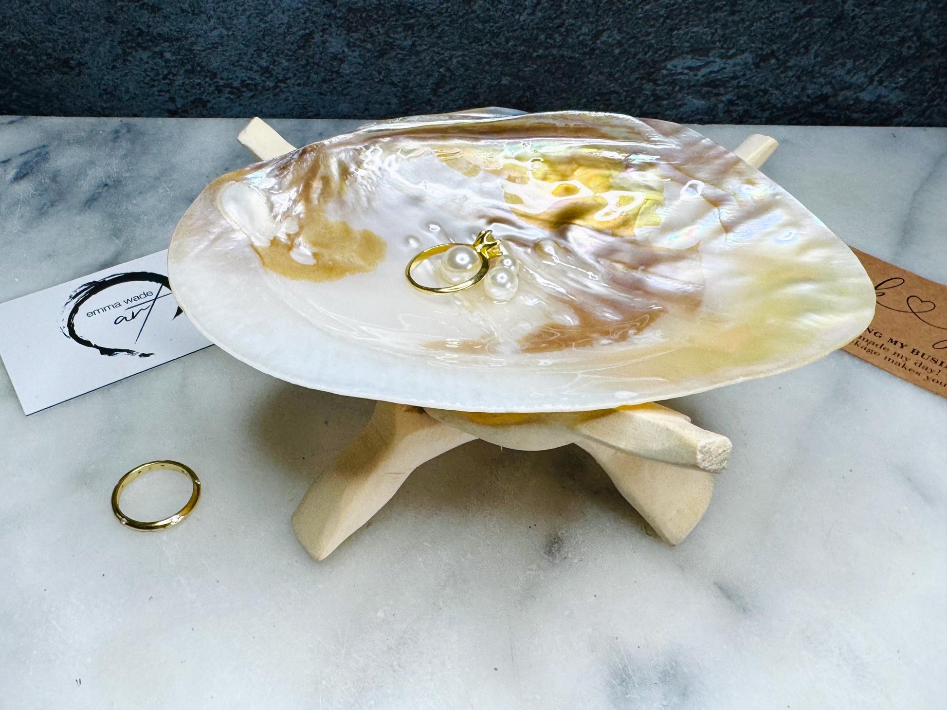 Large freshwater oyster shell trinket dish with inset Swarovski pearls, handmade coastal shell decor with glossy resin finish and optional driftwood stand, natural pearlescent oyster shell jewellery holder, luxury seaside home accessory, artisan ring dish and unique coastal gift for her UK