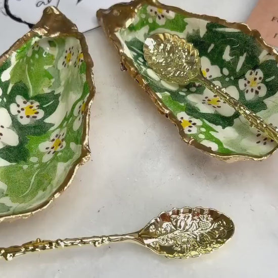 Emma Bridgewater Hawthorn Berry Oyster Shell Salt & Pepper Pinch Pots | Green Floral Cruet Set | Gold Leaf Host Gift | Add-On Gold Spoons