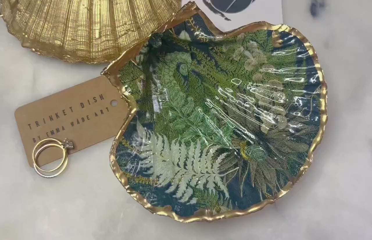 Fern Green Scallop Shell Trinket Dish | Forest Fern Jewellery Dish | Gold Leaf Coastal Decor | Nature Lover Gift