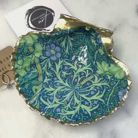 William Morris Seaweed Scallop Shell Trinket Dish | Gold Leaf Jewellery Dish | Ring Holder | Coastal Decor | Two sizes available