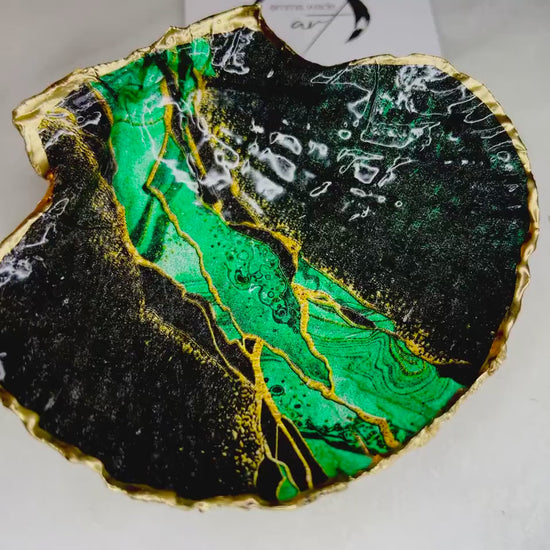 Handmade Agate Design Scallop Shell Trinket Dish, Green and Black Shell Ring Dish with Gold Accent, Coastal Decor Gift