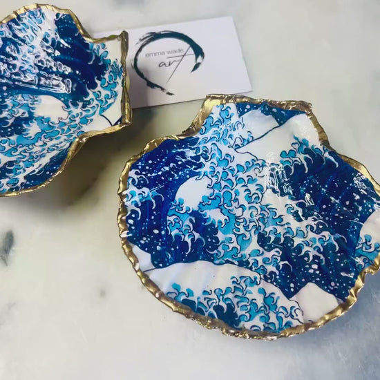 Great Wave of Kanagawa Scallop Shell Trinket Dish | Ocean Wave Jewellery Tray | Japanese Coastal Decor | Gold Leaf Ring Dish Gift