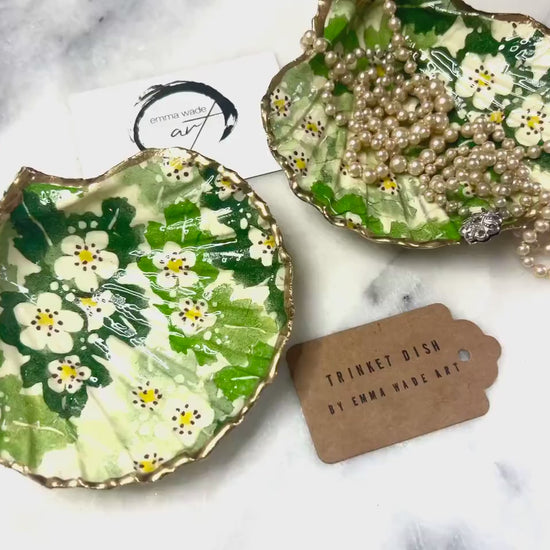 Emma Bridgewater Hawthorn Berries Scallop Shell Dish | Hand-Gilded Floral Jewellery Trinket Dish | Coastal Cottage Gift