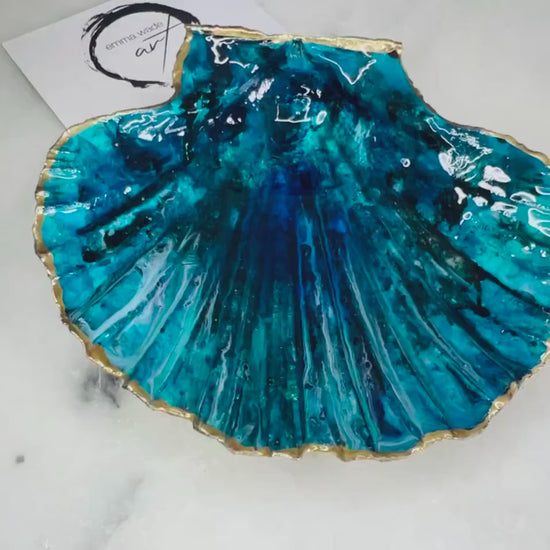 Hand-Painted Dorset Scallop Shell Dish: Gold Gilded Coastal Ornament