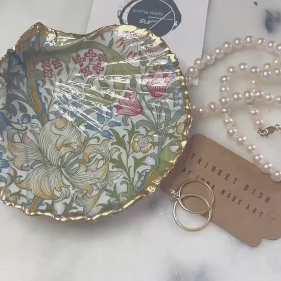 William Morris Golden Lily Scallop Shell Trinket Dish, Hand Gilded Shell Jewellery Holder, Heritage Decor, Coastal gift