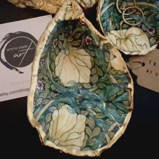 William Morris Golden Pimpernel Oyster Shell Trinket Dish: Hand-Gilded Gold Leaf Shell Ring Tray, Floral Ring Holder, Coastal wedding