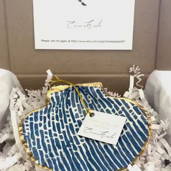 Blue & White Scallop Shell Trinket Dish with Gold Leaf – Handmade Coastal Ring Dish, Dorset Shell Decor Gift