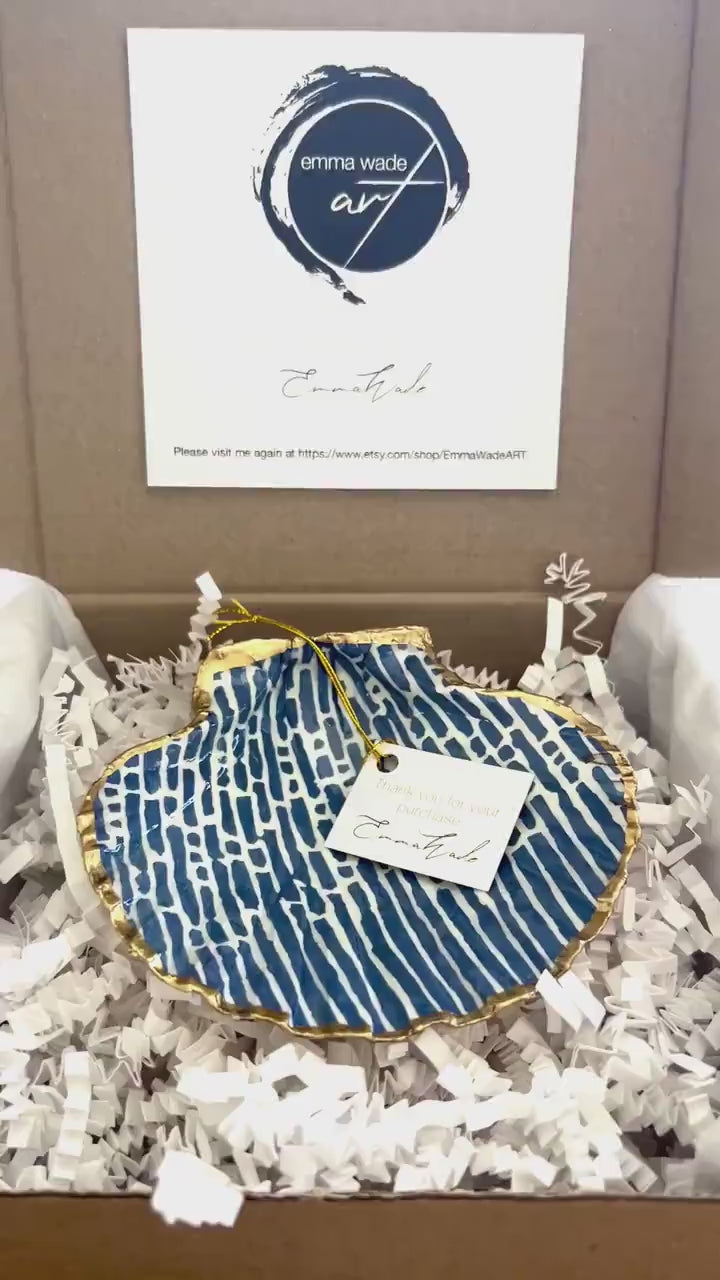 Blue & White Scallop Shell Trinket Dish with Gold Leaf – Handmade Coastal Ring Dish, Dorset Shell Decor Gift