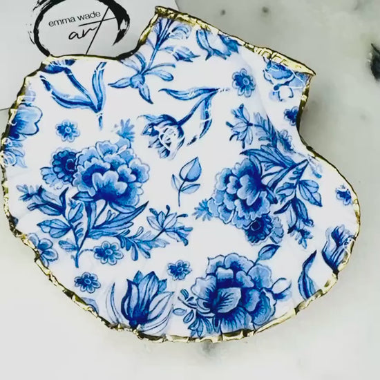 Delft Blue Floral Scallop Trinket Dish: Gold Leaf Trinket Holder, Blue White Ring Tray, Nature lover gift, Coastal Art