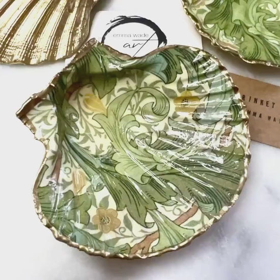 William Morris Scallop Shell Trinket Dish: Hand-Gilded Gold Leaf Ornament
