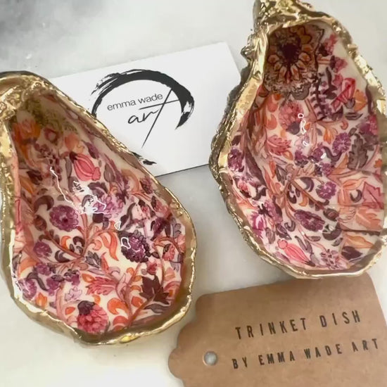 William Morris Pink Floral Oyster Trinket Dish: Shell ring dish, UK Heritage Gift, English Cottage Decor