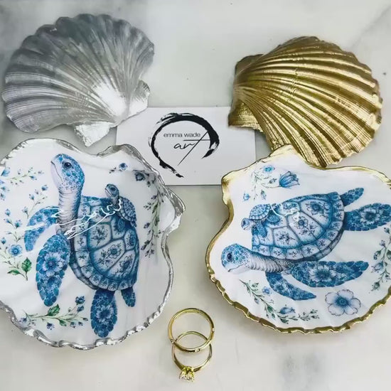 Illustrated Sea Turtle Mum & Baby Scallop Shell Dish | Original Artwork Ring Holder | Delft Blue Coastal Jewellery Tray | Emma Wade ART