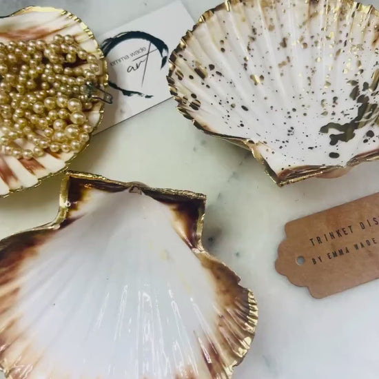 Gold Leaf Dorset Scallop Shell Trinket Dish | Luxury Coastal Jewellery Dish | Hand Gilded Shell Decor, 3 Design Options Available